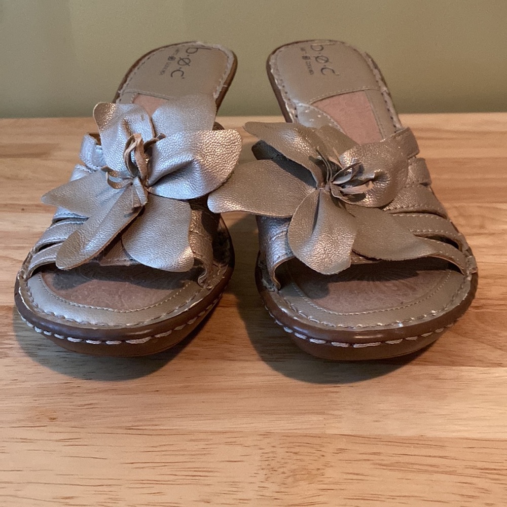 BORN boc Leather Metallic Flower Slide Strappy Sandals - Picture 3 of 11